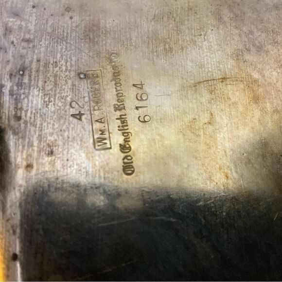 Vintage WM A Rogers Old English Reproduction tray 6164 - Picture 4 of 7